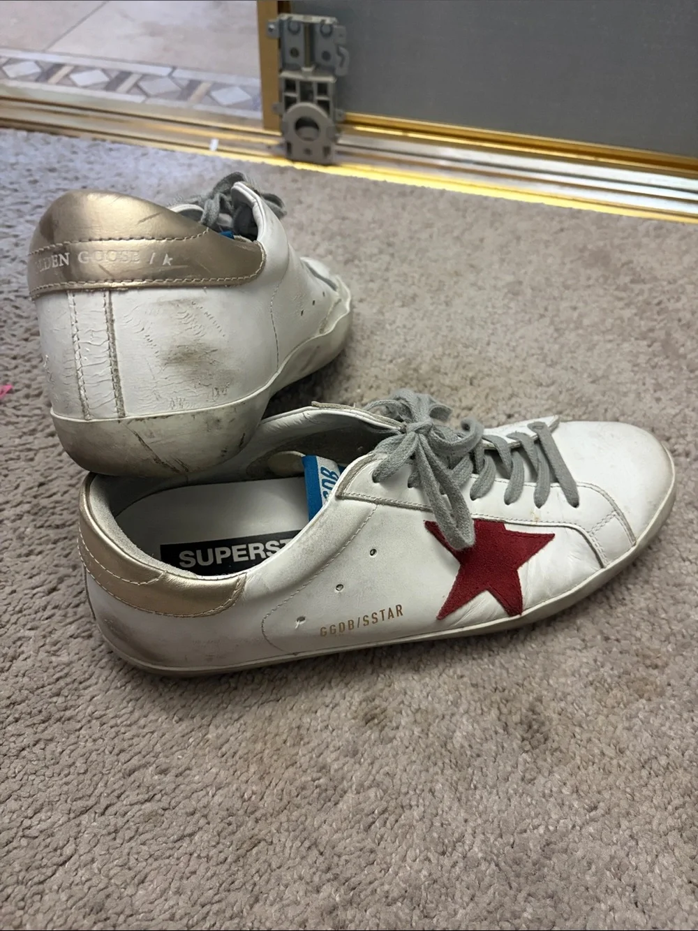 GOLDEN GOOSE MENS Superga White Low-Top Sneakers with Red Star